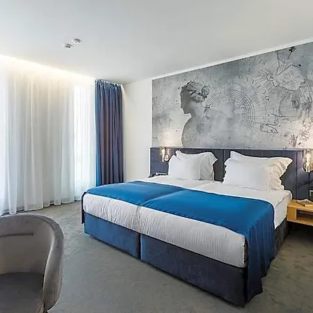 Blue Star Luxury Hotel 3*